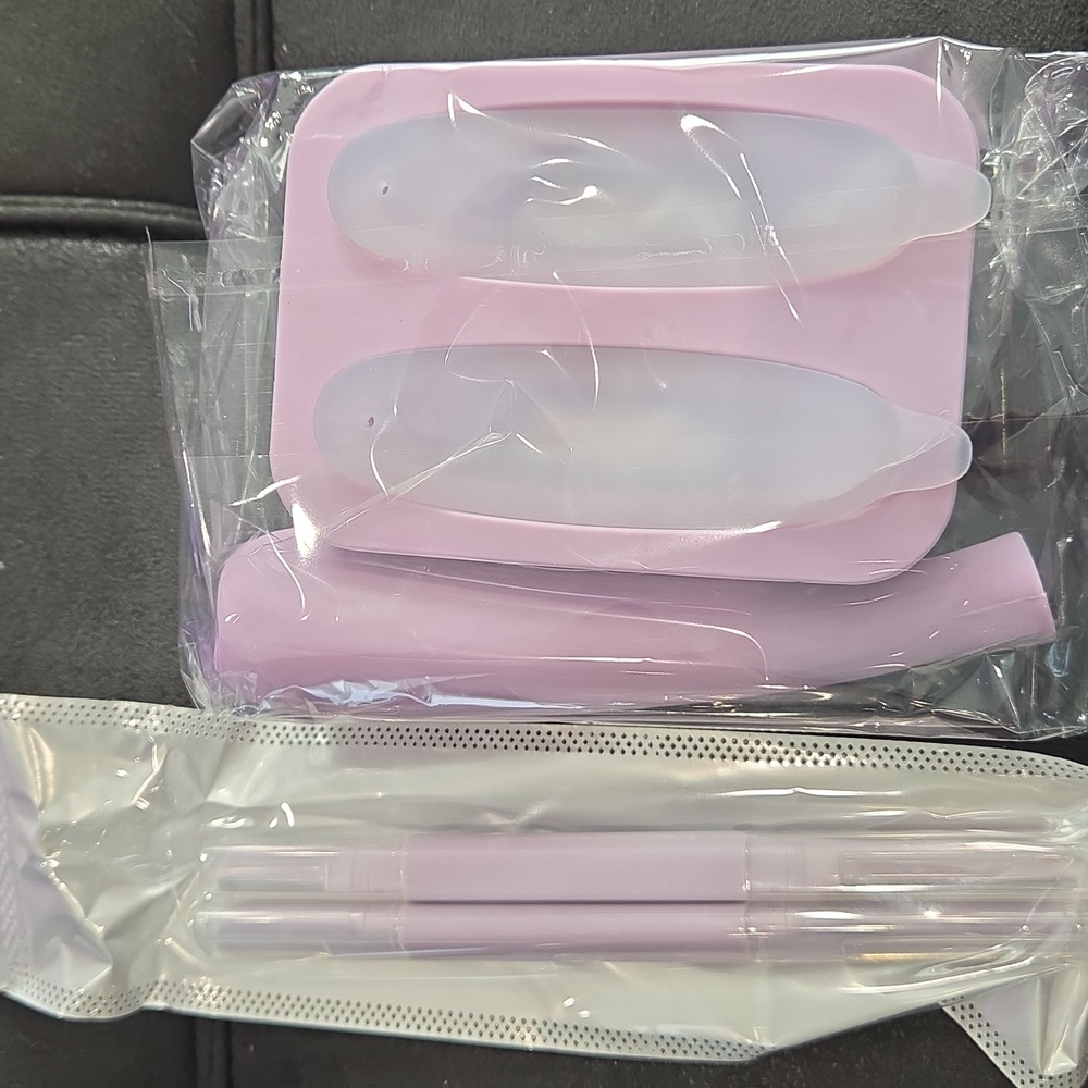Lavender Facial Ice Roller Set With Dermaplane Razor - Picture 7 of 7